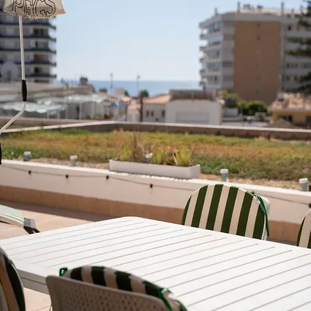 Sun-drenched, Sea-view With Giant Patio! דירה *