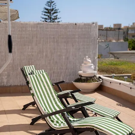 アパート Sun-drenched, Sea-view With Giant Patio! *