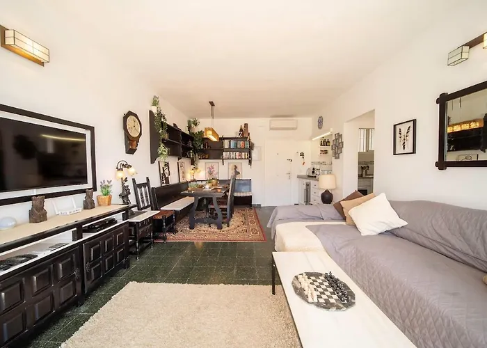 Sun-drenched, Sea-view With Giant Patio! Apartment