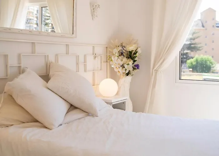 Sun-drenched, Sea-view With Giant Patio! Apartment Fuengirola