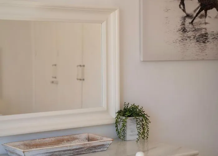 Sun-drenched, Sea-view With Giant Patio! *