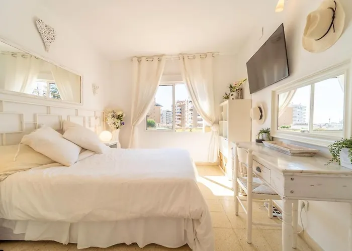 Sun-drenched, Sea-view With Giant Patio! * Fuengirola