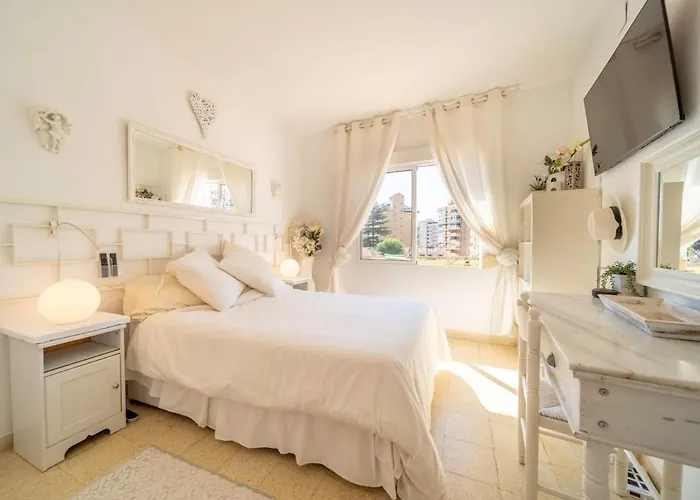 Sun-drenched, Sea-view With Giant Patio! Apartment Fuengirola