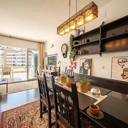 Sun-drenched, Sea-view With Giant Patio! Apartament