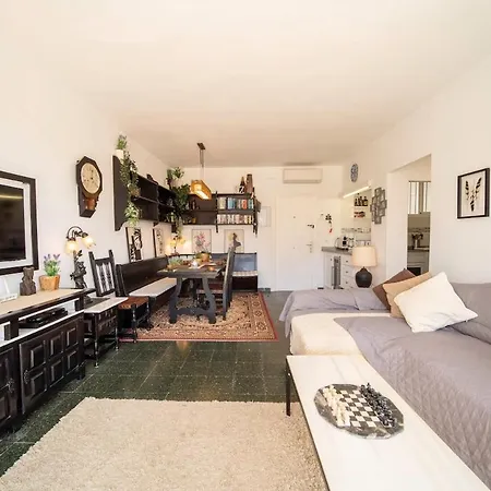 Sun-drenched, Sea-view With Giant Patio! Appartement