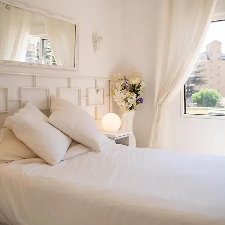 Sun-drenched, Sea-view With Giant Patio! Apartament Fuengirola