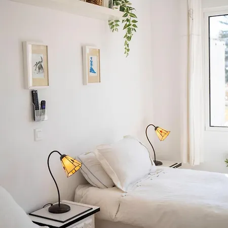 Sun-drenched, Sea-view With Giant Patio! Appartement