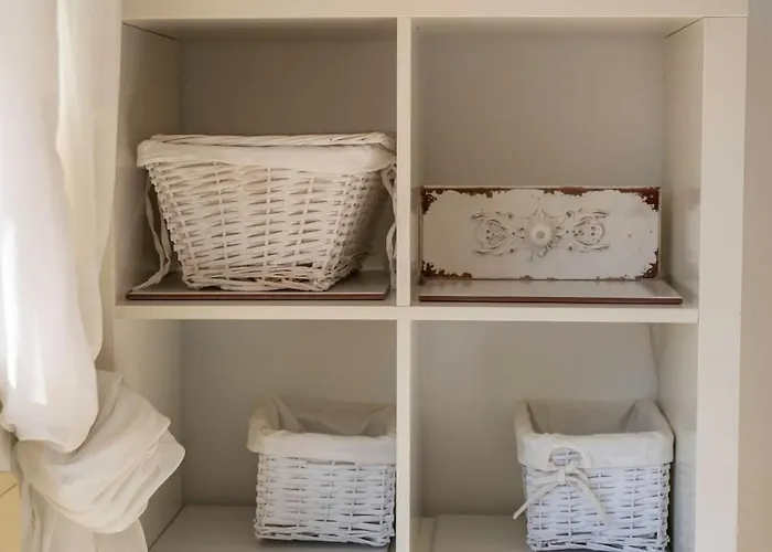 Appartamento Sun-drenched, Sea-view With Giant Patio! *