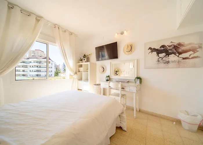 Sun-drenched, Sea-view With Giant Patio! Apartament Fuengirola