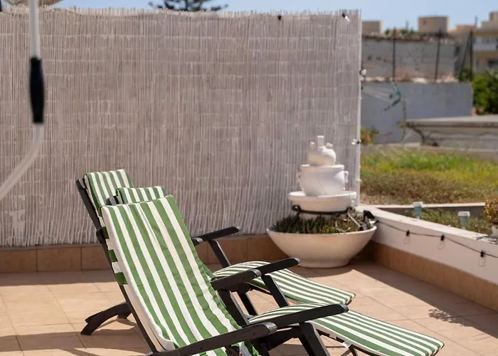 Appartamento Sun-drenched, Sea-view With Giant Patio! *