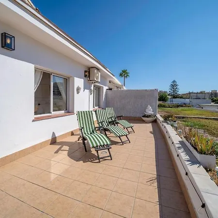 Sun-drenched, Sea-view With Giant Patio! Appartement *