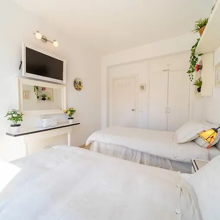 Sun-drenched, Sea-view With Giant Patio! Fuengirola