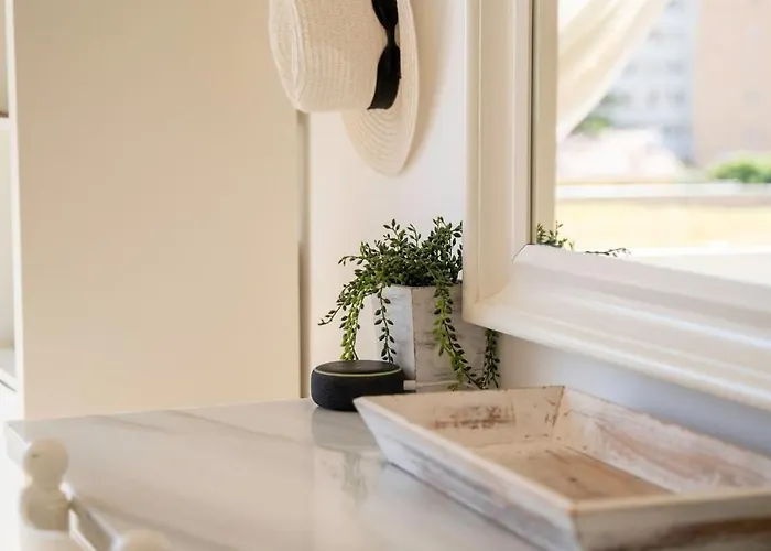 Apartment Sun-drenched, Sea-view With Giant Patio! Fuengirola